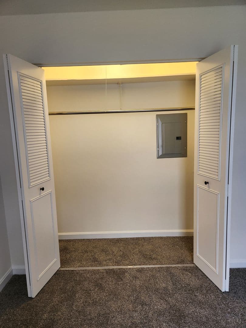 Lancaster Apartment: 1501 Butter Road