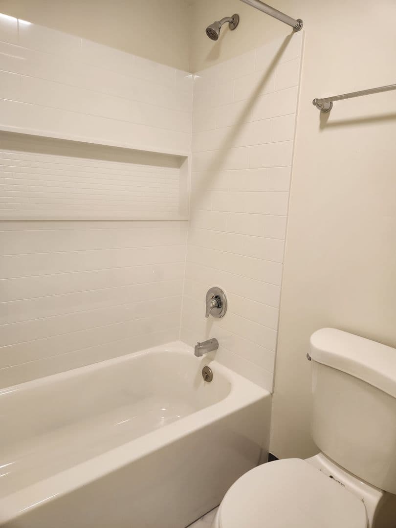 Lancaster Apartment: 1501 Butter Road