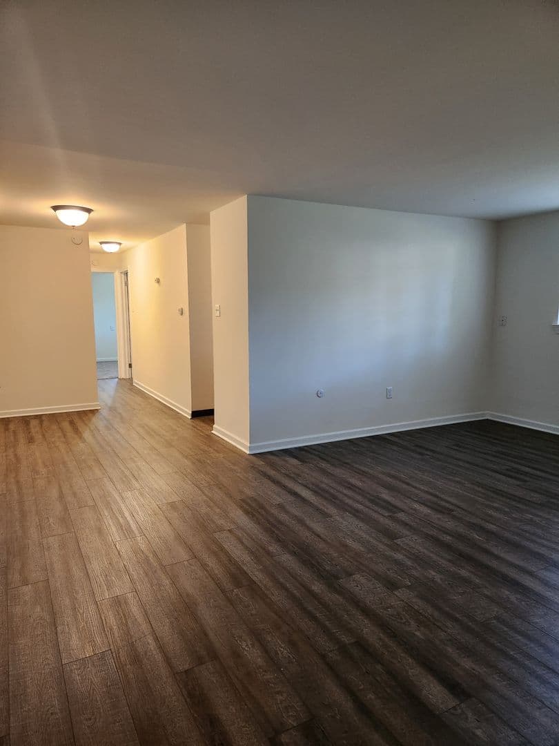 Lancaster Apartment: 30 Waverly Avenue