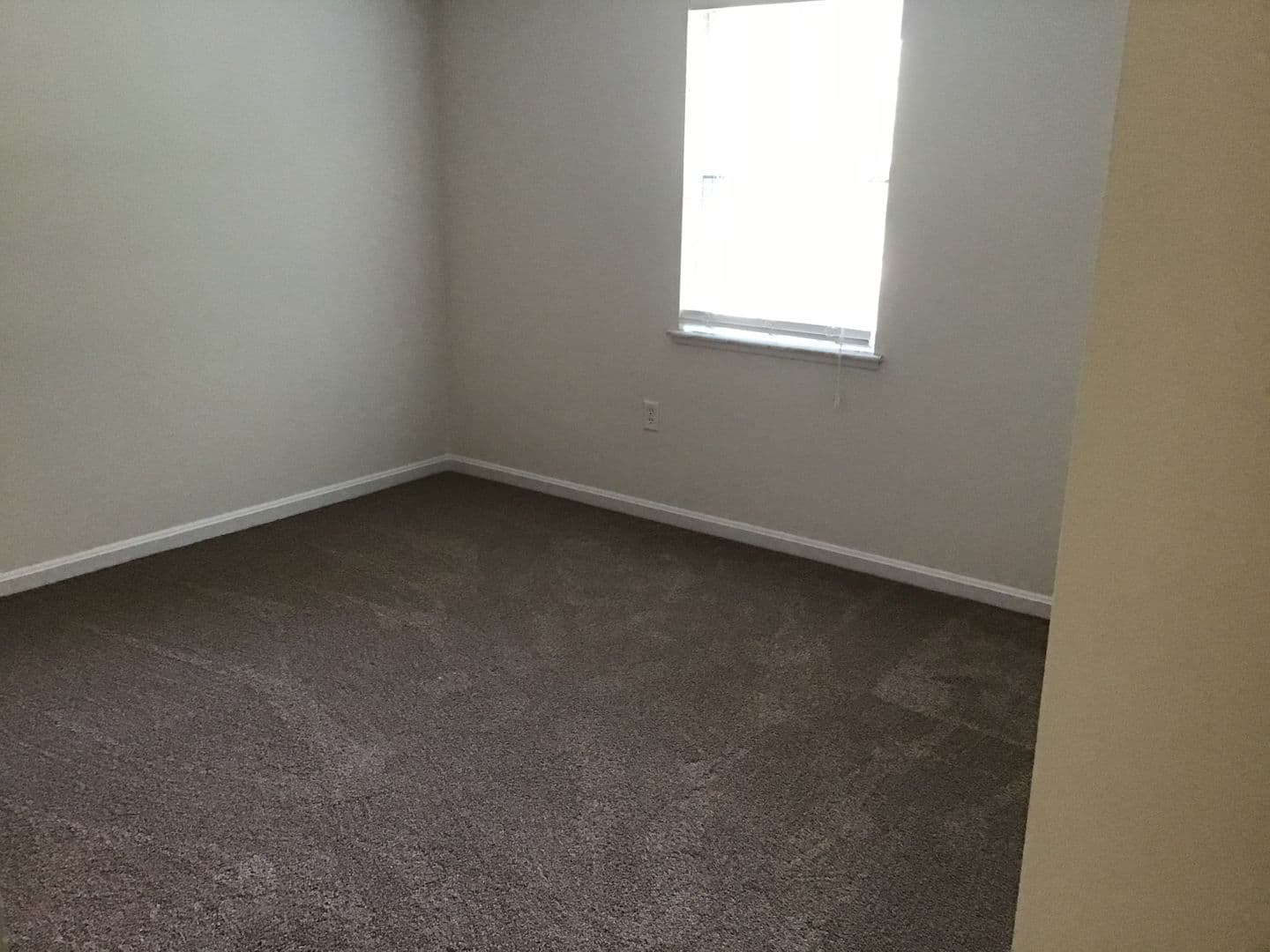 Lancaster Apartment: 1501 Butter Road