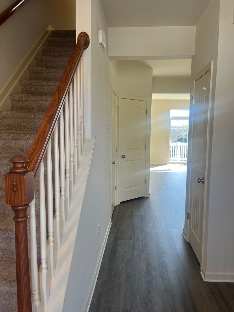 Lancaster Apartment: 231 Kilgannon Lane
