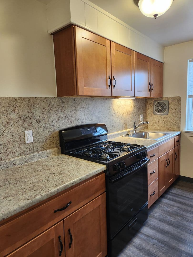 Lancaster Apartment: 30 Waverly Avenue
