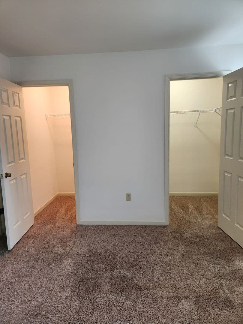 Lancaster Apartment: Pine Bridge Lane