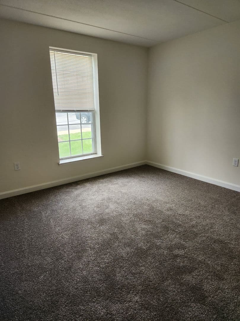 Lancaster Apartment: 1501 Butter Road