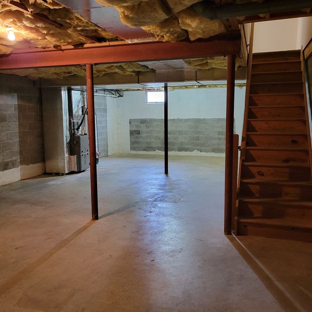 Lancaster Apartment: Pine Bridge Lane