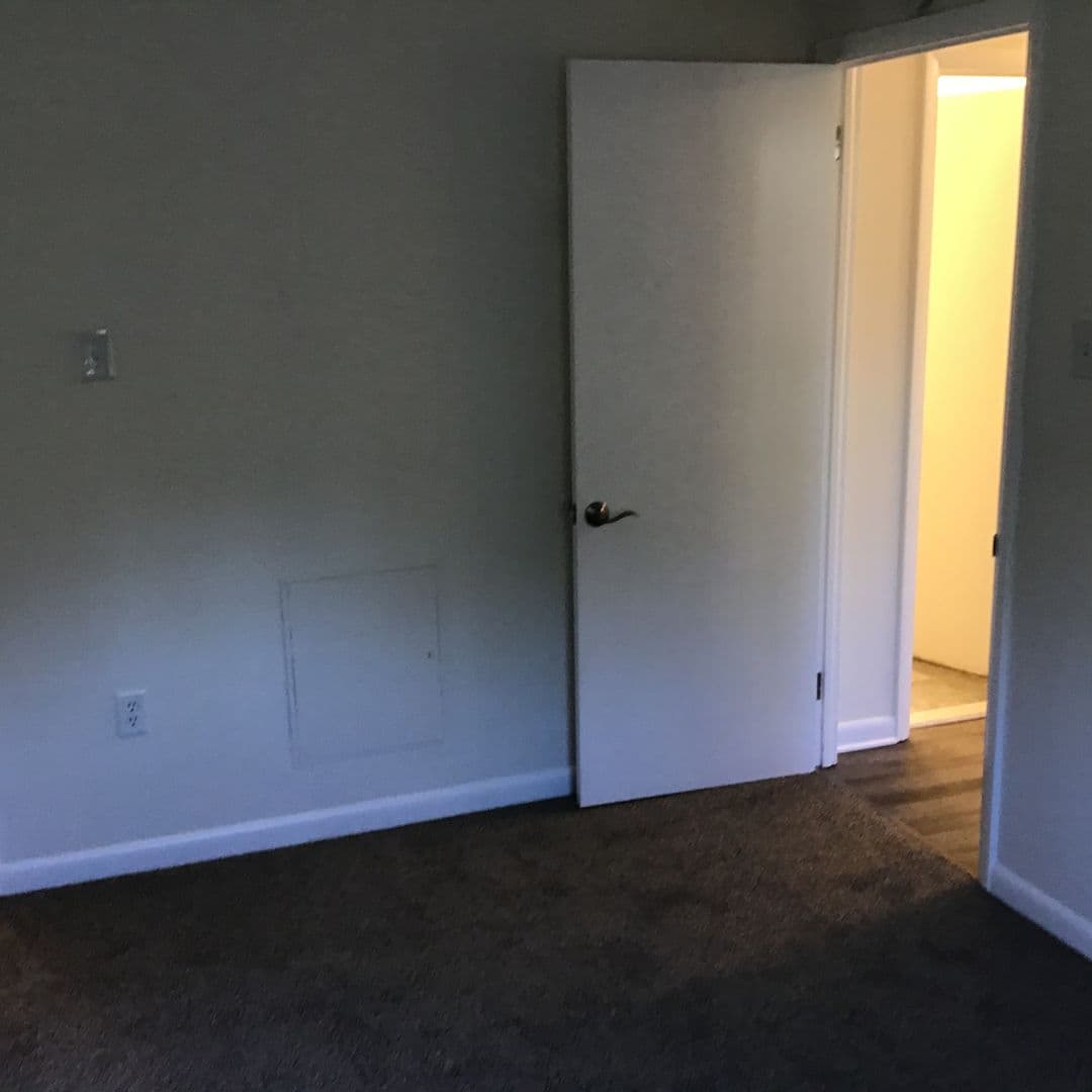 Lancaster Apartment: 30 Waverly Avenue