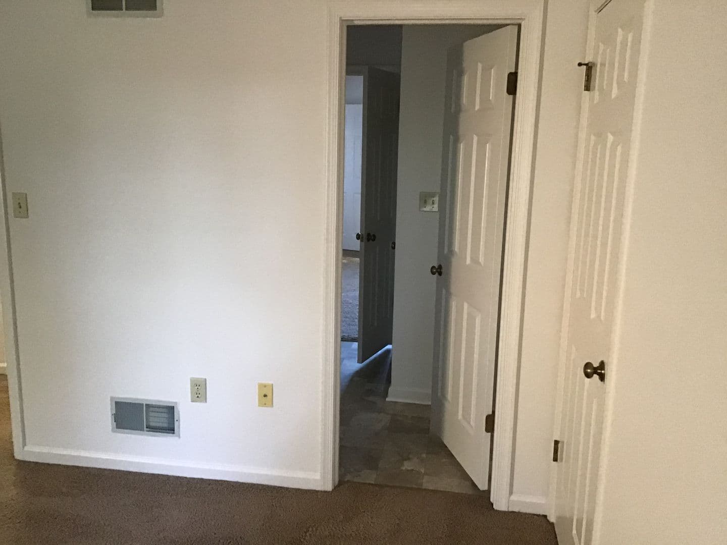Lancaster Apartment: Pine Bridge Lane