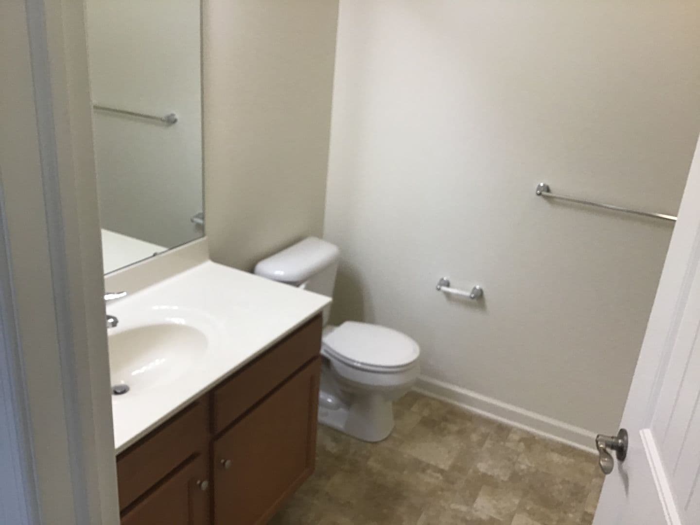 Lancaster Apartment: 231 Kilgannon Lane