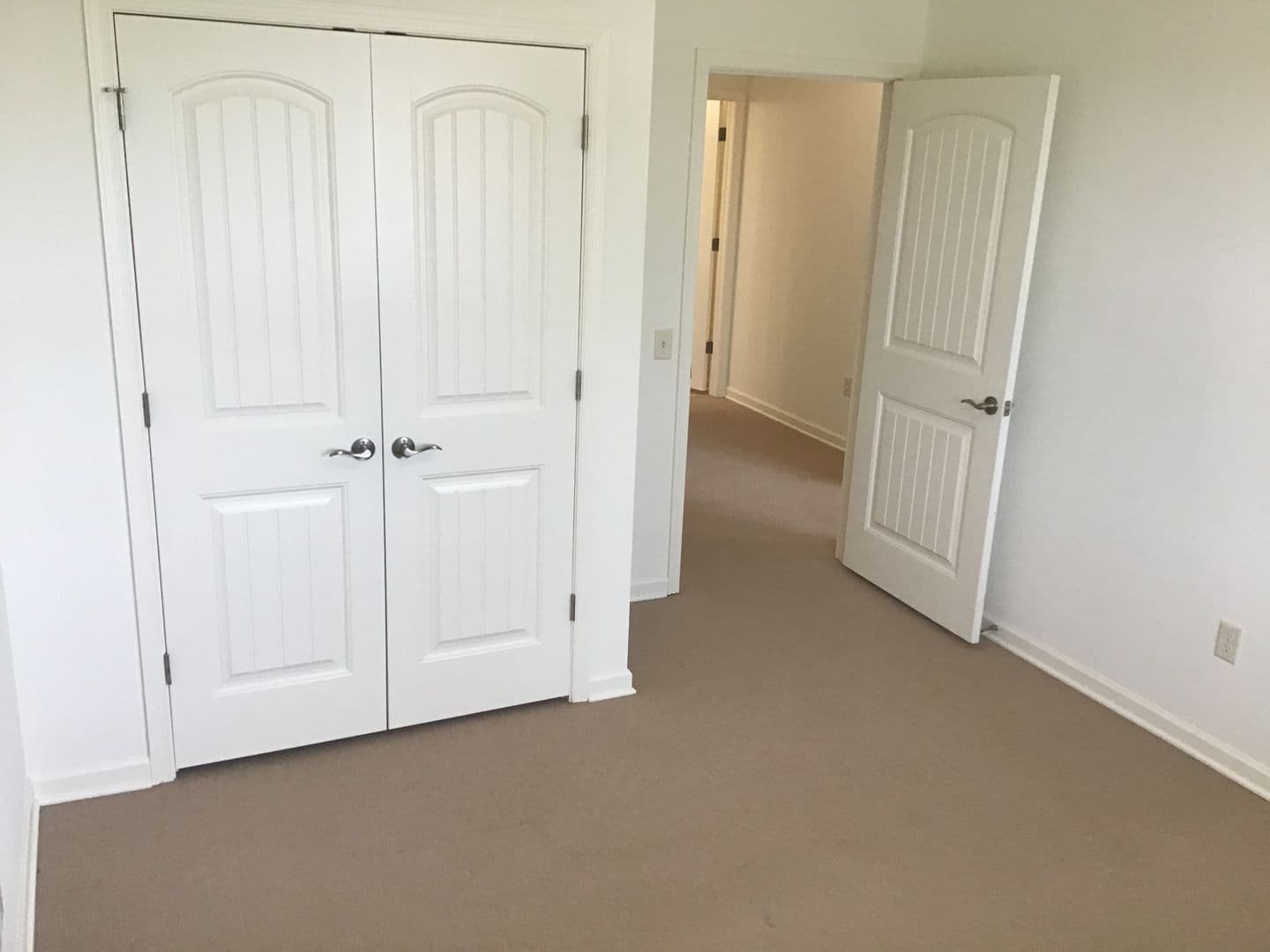 Lancaster Apartment: 231 Kilgannon Lane