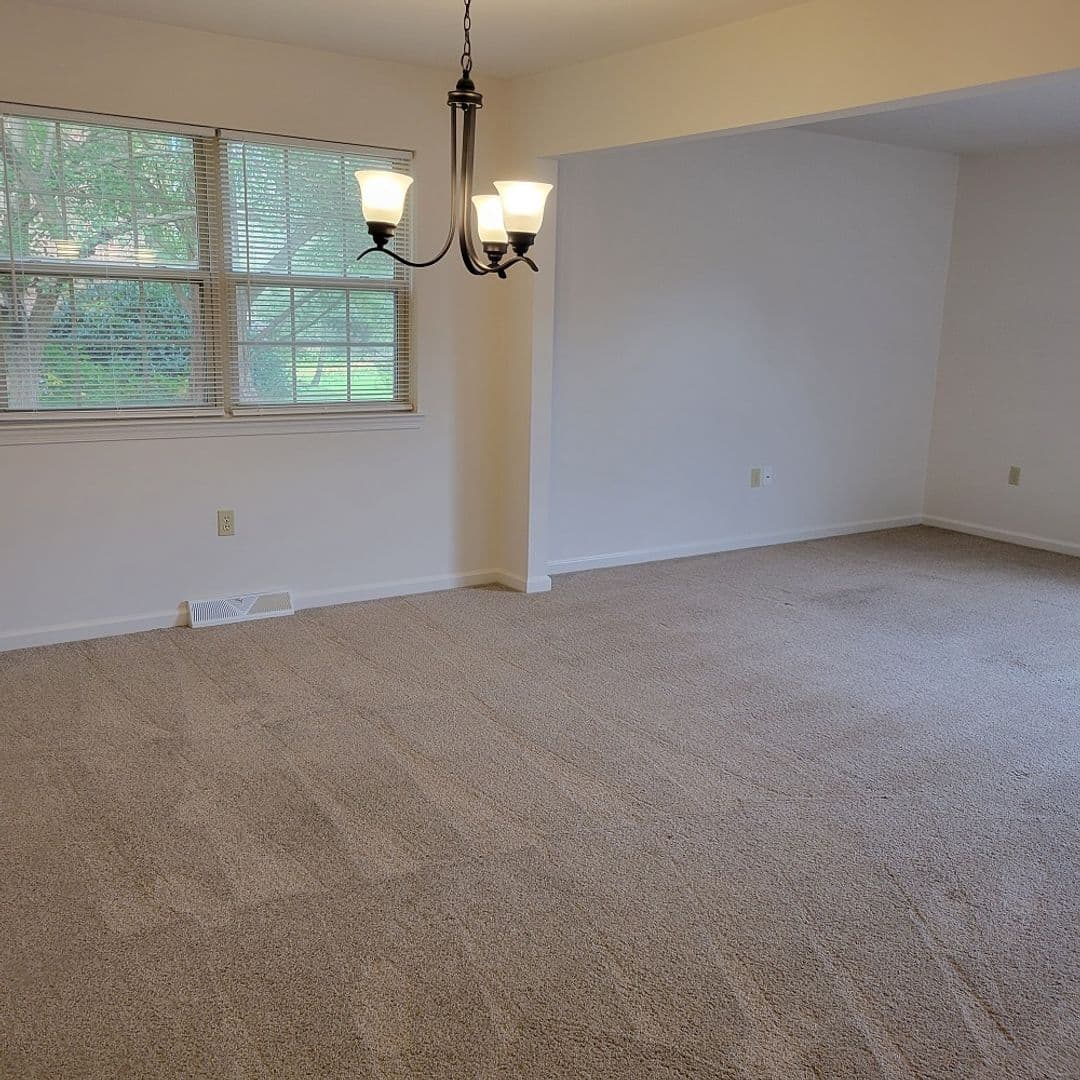 Lancaster Apartment: Pine Bridge Lane