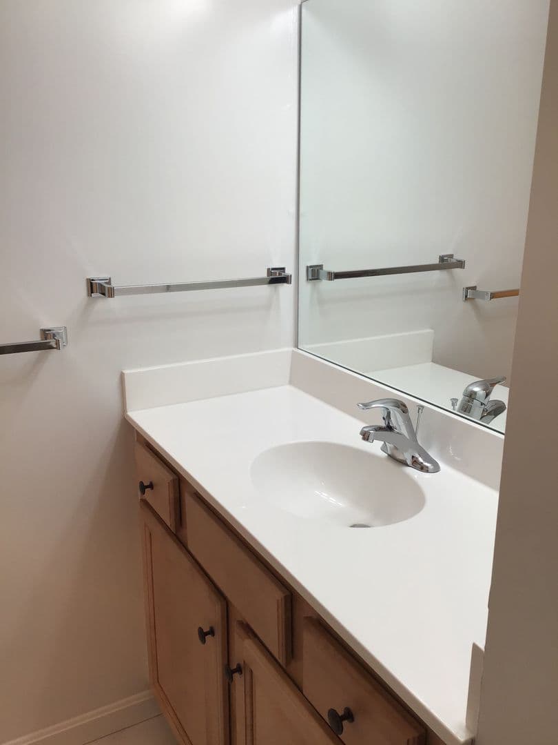 Lancaster Apartment: 1501 Butter Road