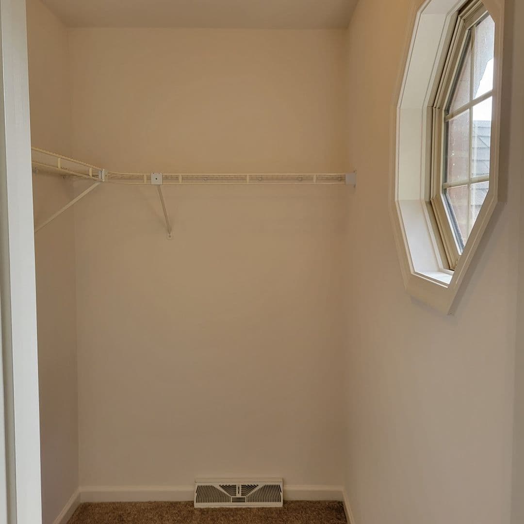 Lancaster Apartment: Pine Bridge Lane