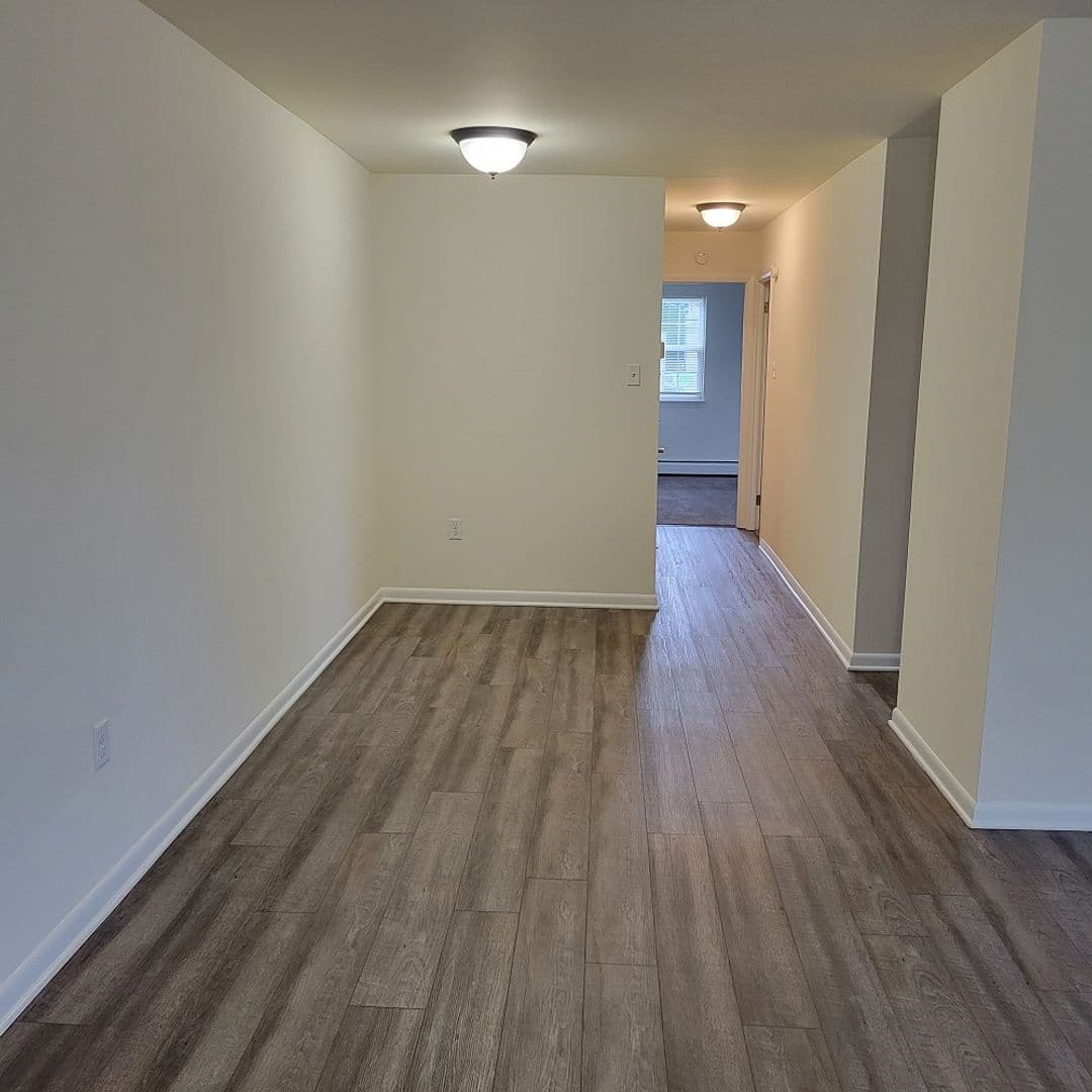 Lancaster Apartment: 30 Waverly Avenue