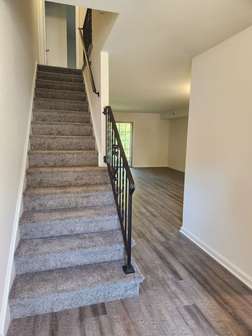 Lancaster Apartment: 1501 Butter Road