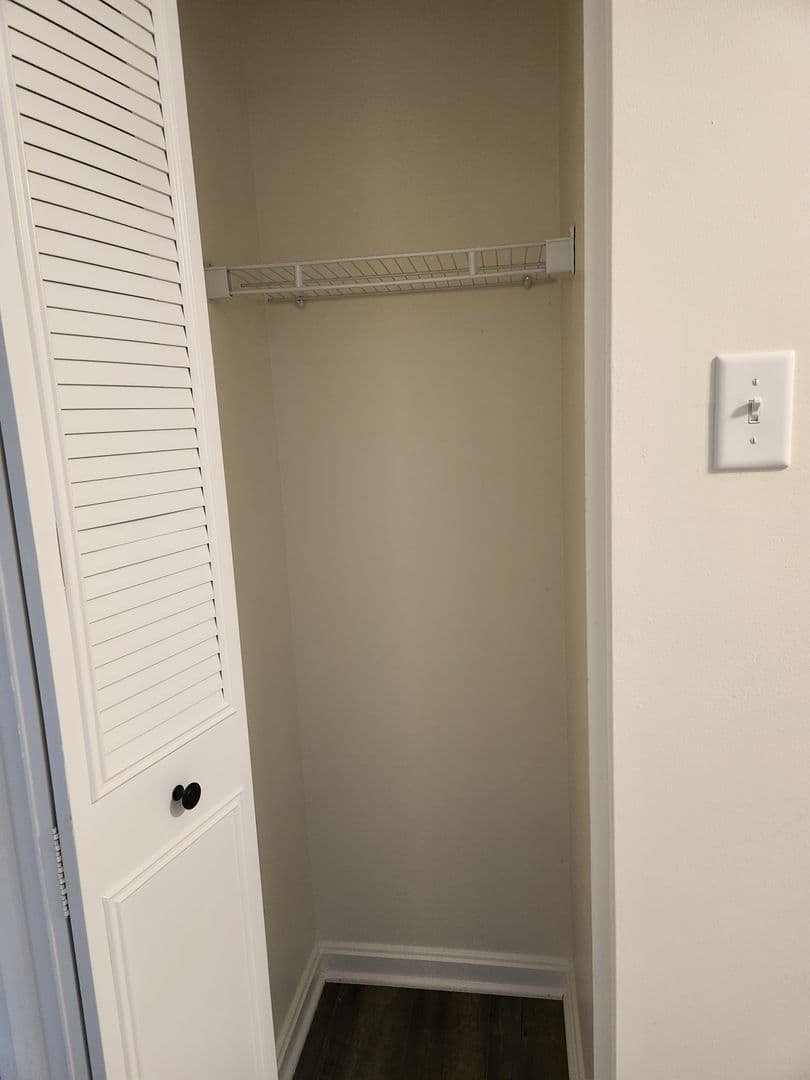 Lancaster Apartment: 1501 Butter Road