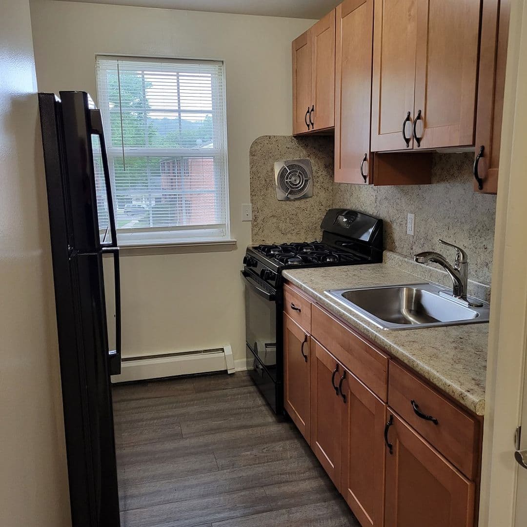Lancaster Apartment: 30 Waverly Avenue