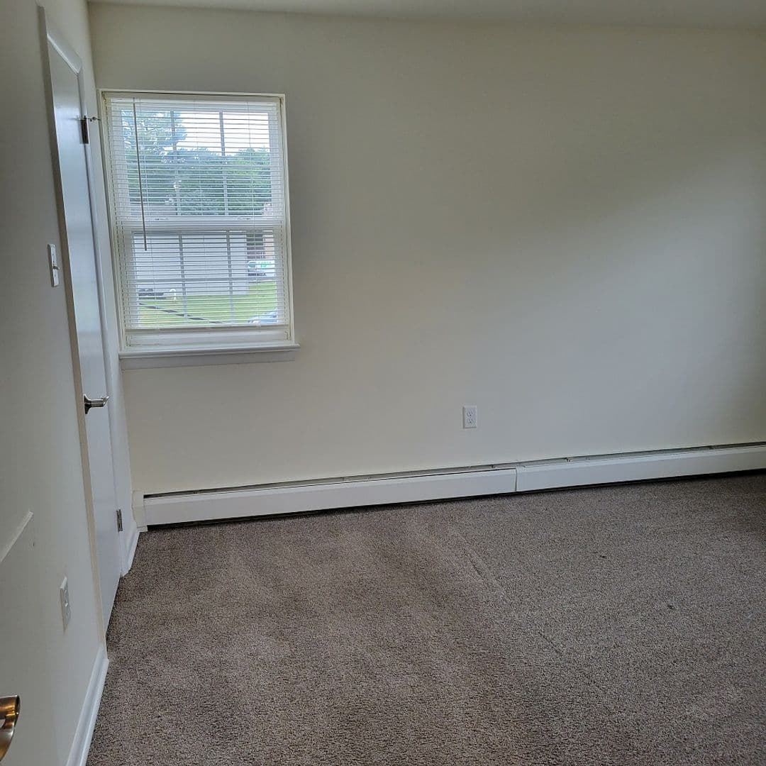 Lancaster Apartment: 30 Waverly Avenue