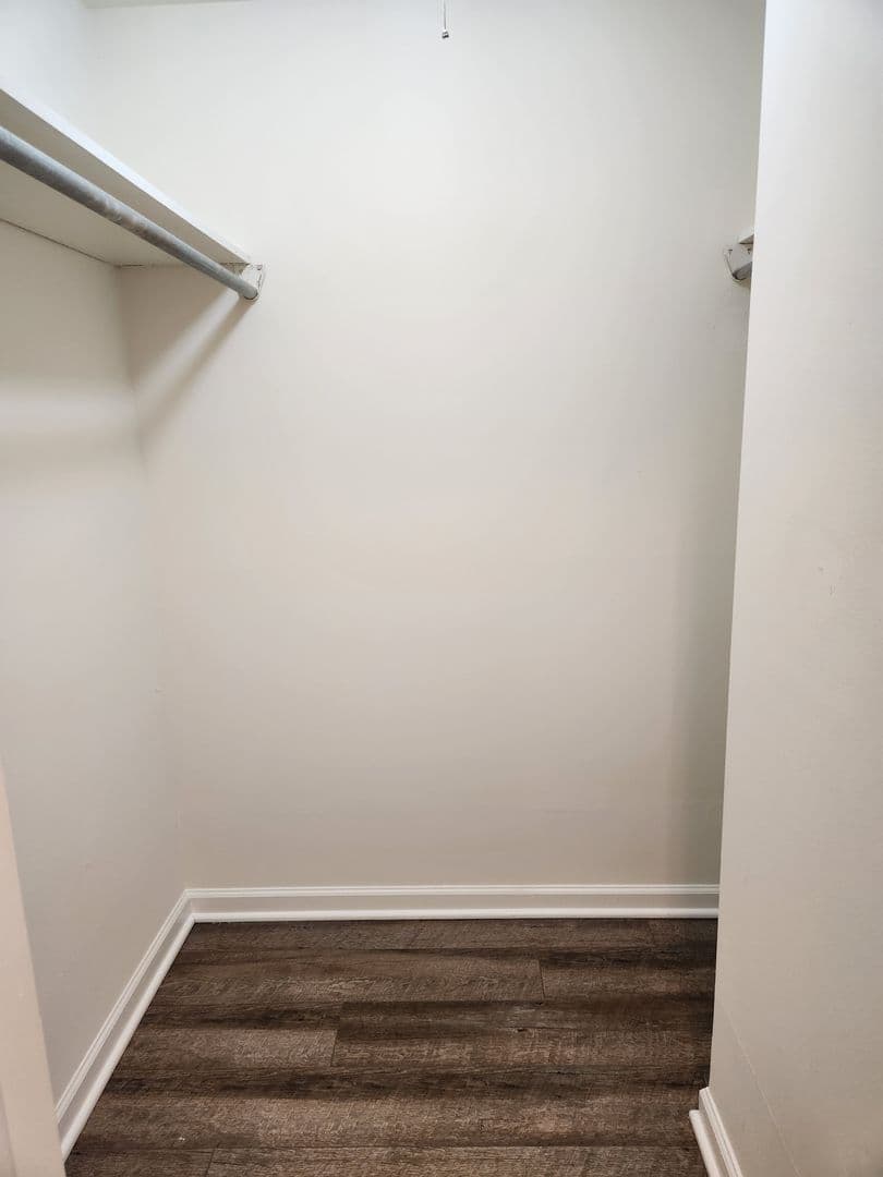 Lancaster Apartment: 30 Waverly Avenue