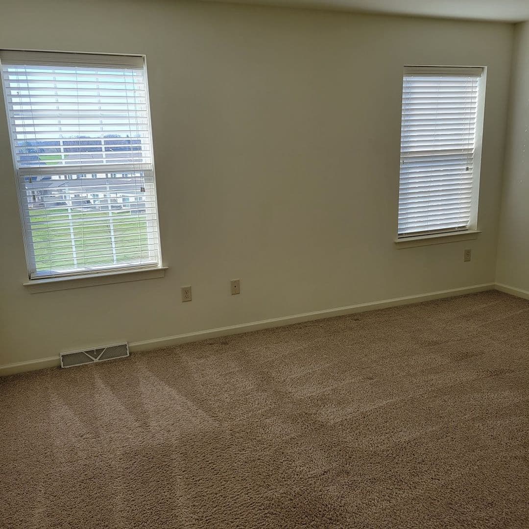 Lancaster Apartment: 231 Kilgannon Lane