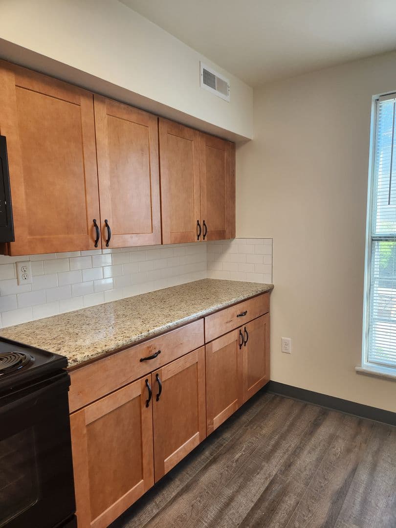 Lancaster Apartment: 1501 Butter Road