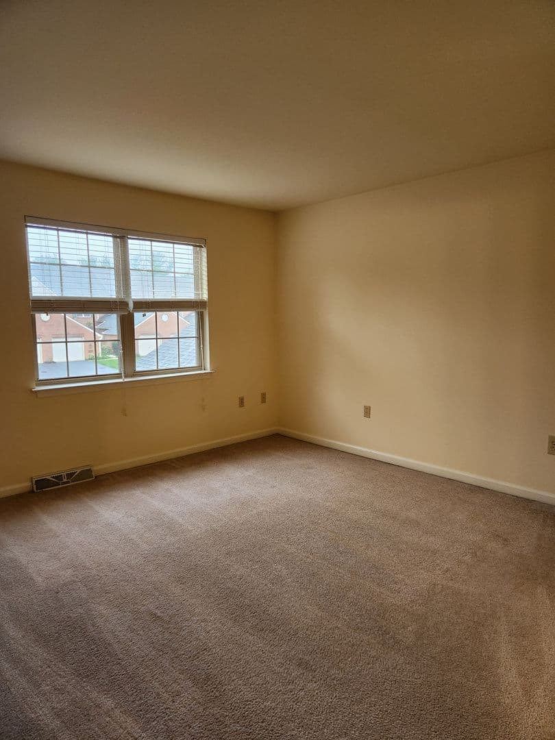 Lancaster Apartment: Pine Bridge Lane