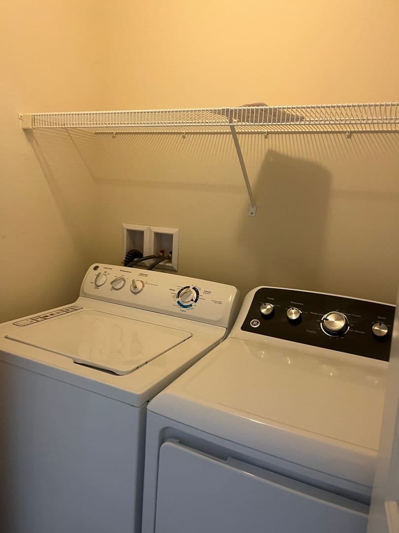 Lancaster Apartment: 231 Kilgannon Lane
