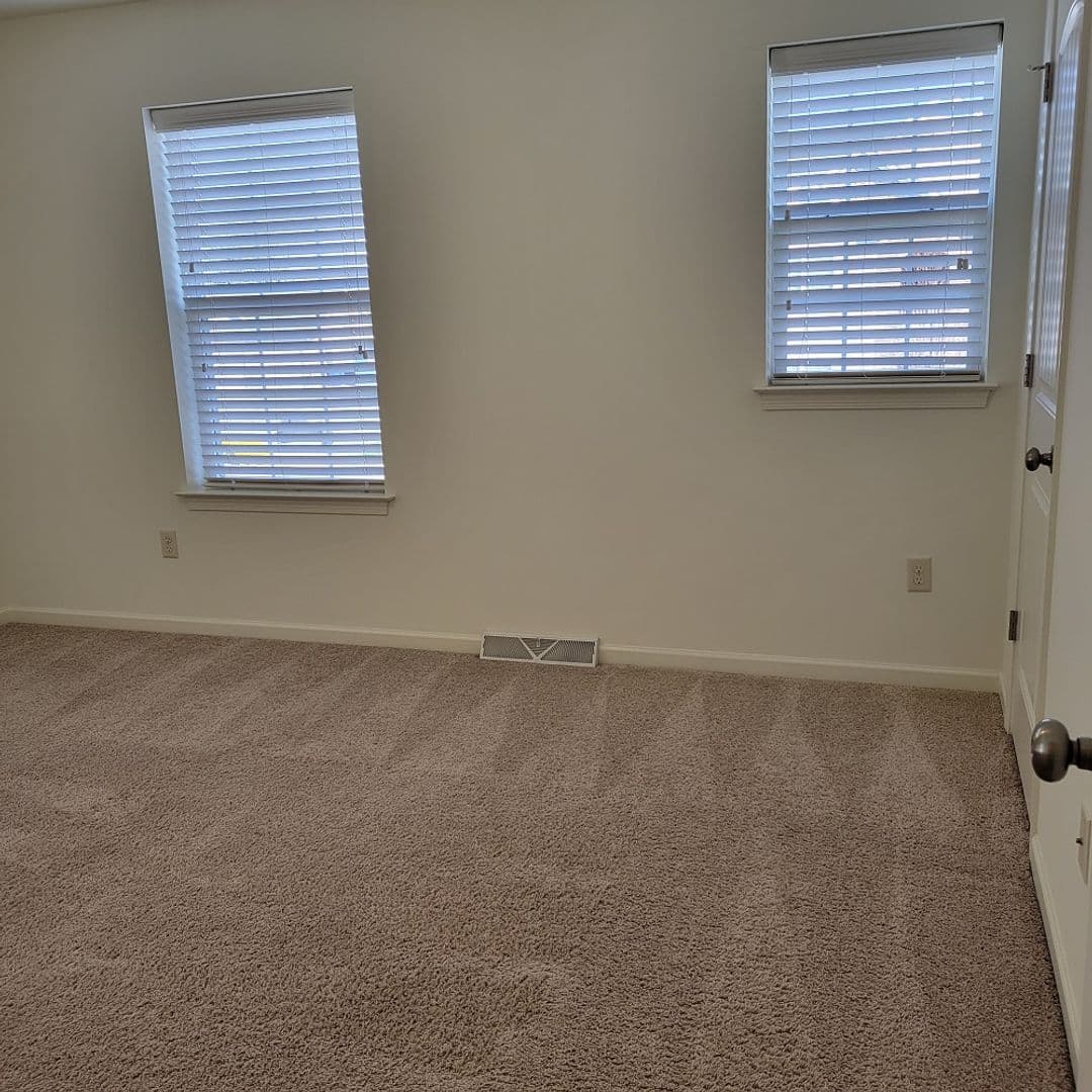 Lancaster Apartment: 231 Kilgannon Lane