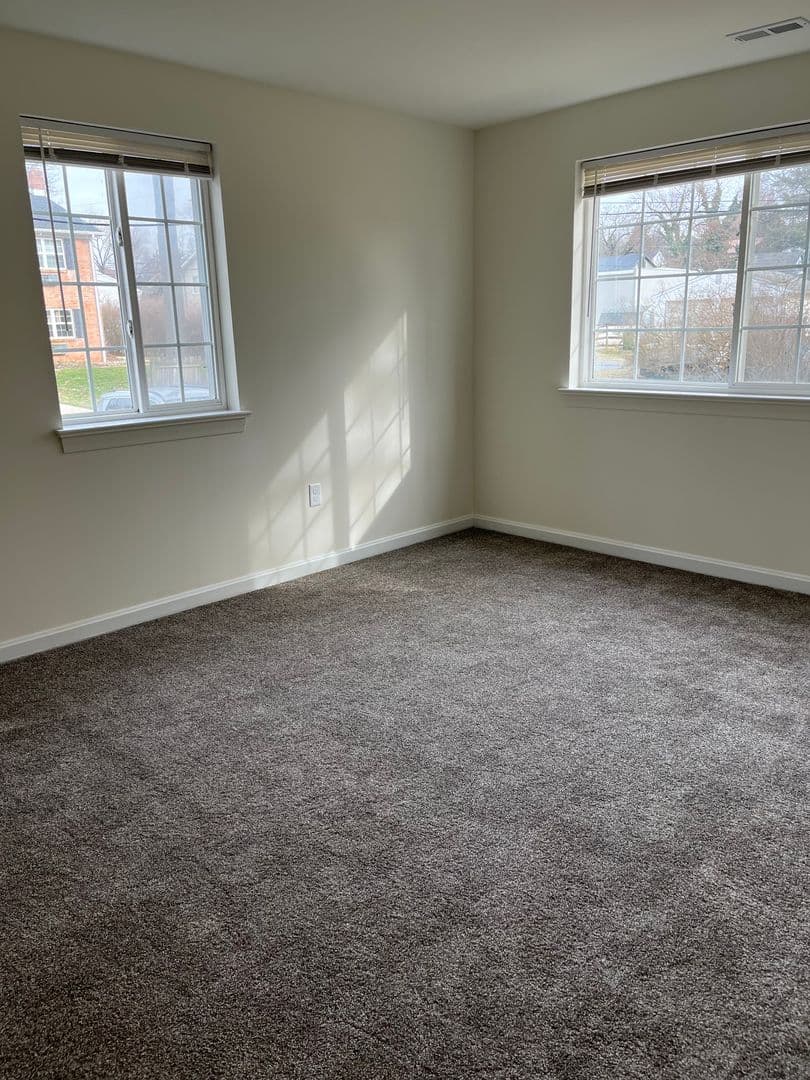 Lancaster Apartment: 30 Waverly Avenue