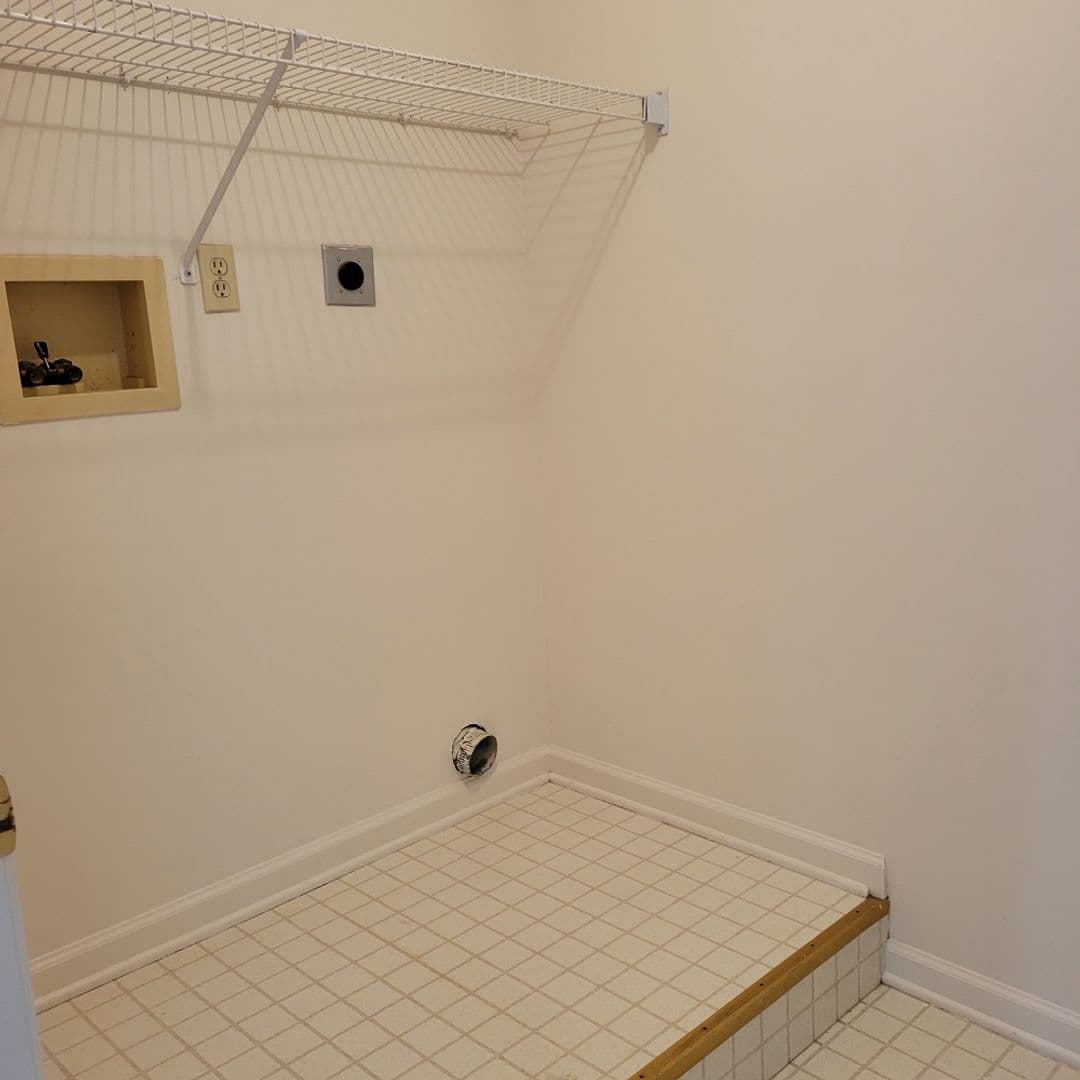 Lancaster Apartment: Pine Bridge Lane