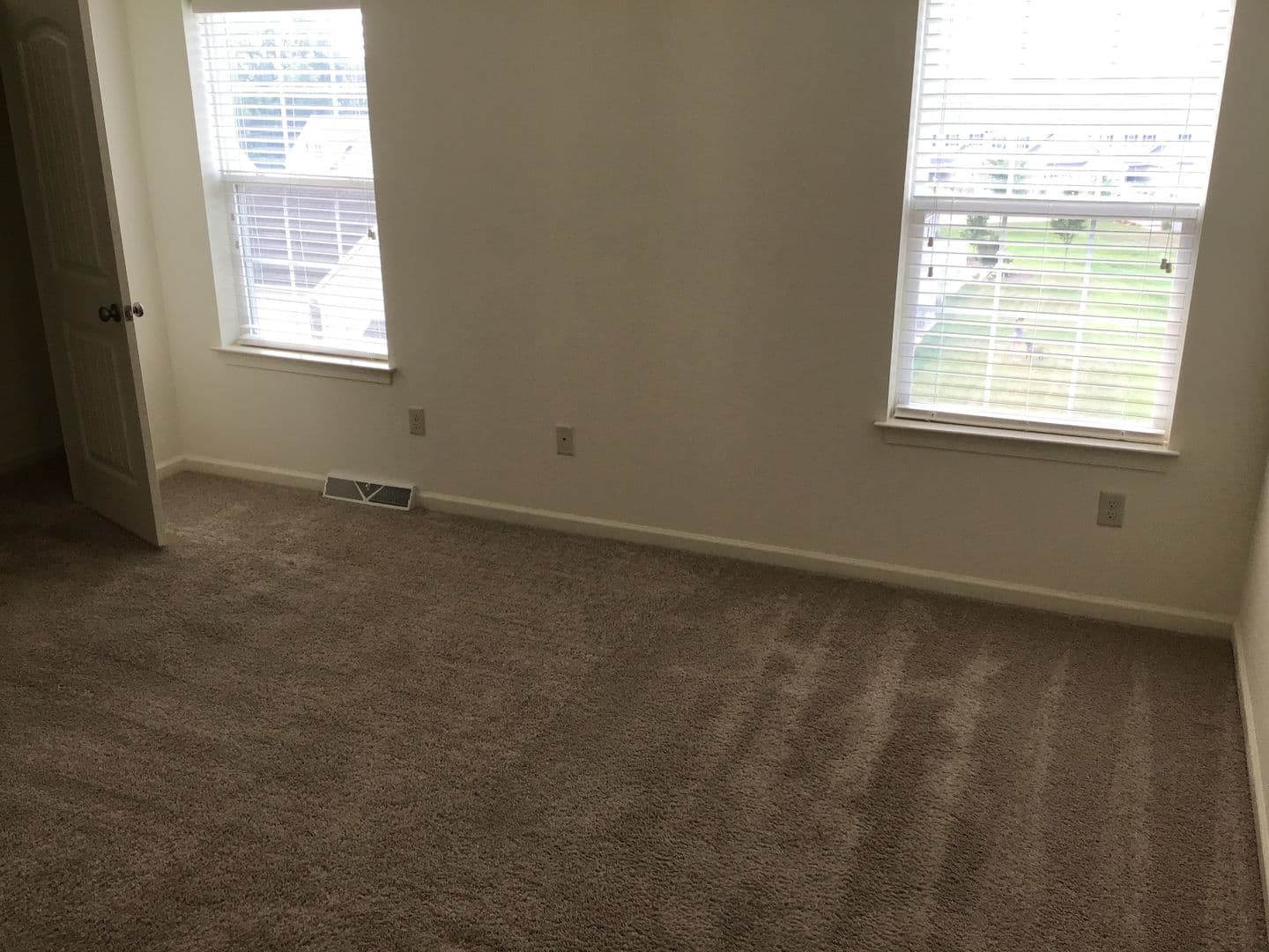 Lancaster Apartment: 231 Kilgannon Lane