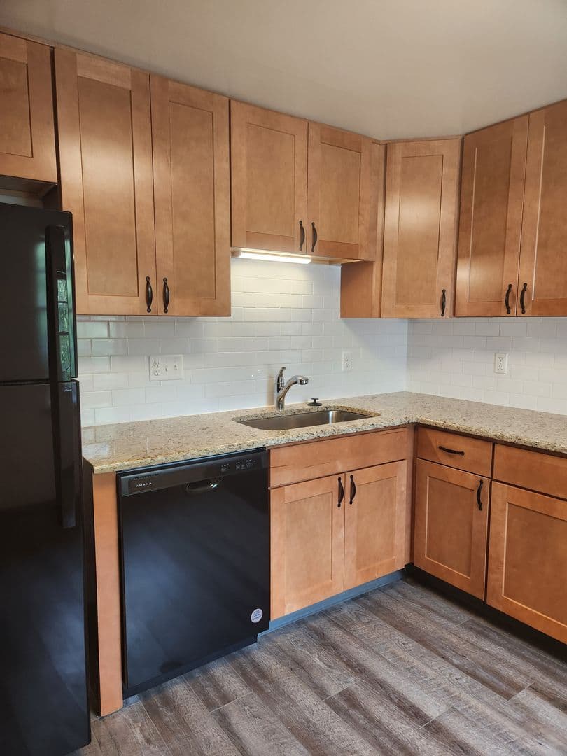 Lancaster Apartment: 1501 Butter Road