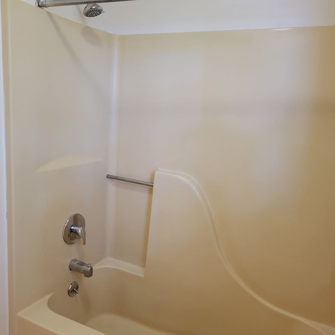 Lancaster Apartment: Pine Bridge Lane