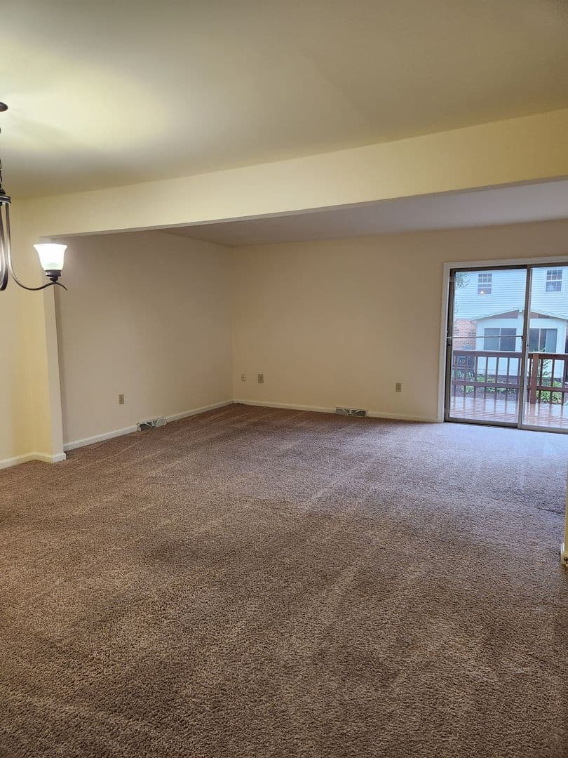Lancaster Apartment: Pine Bridge Lane