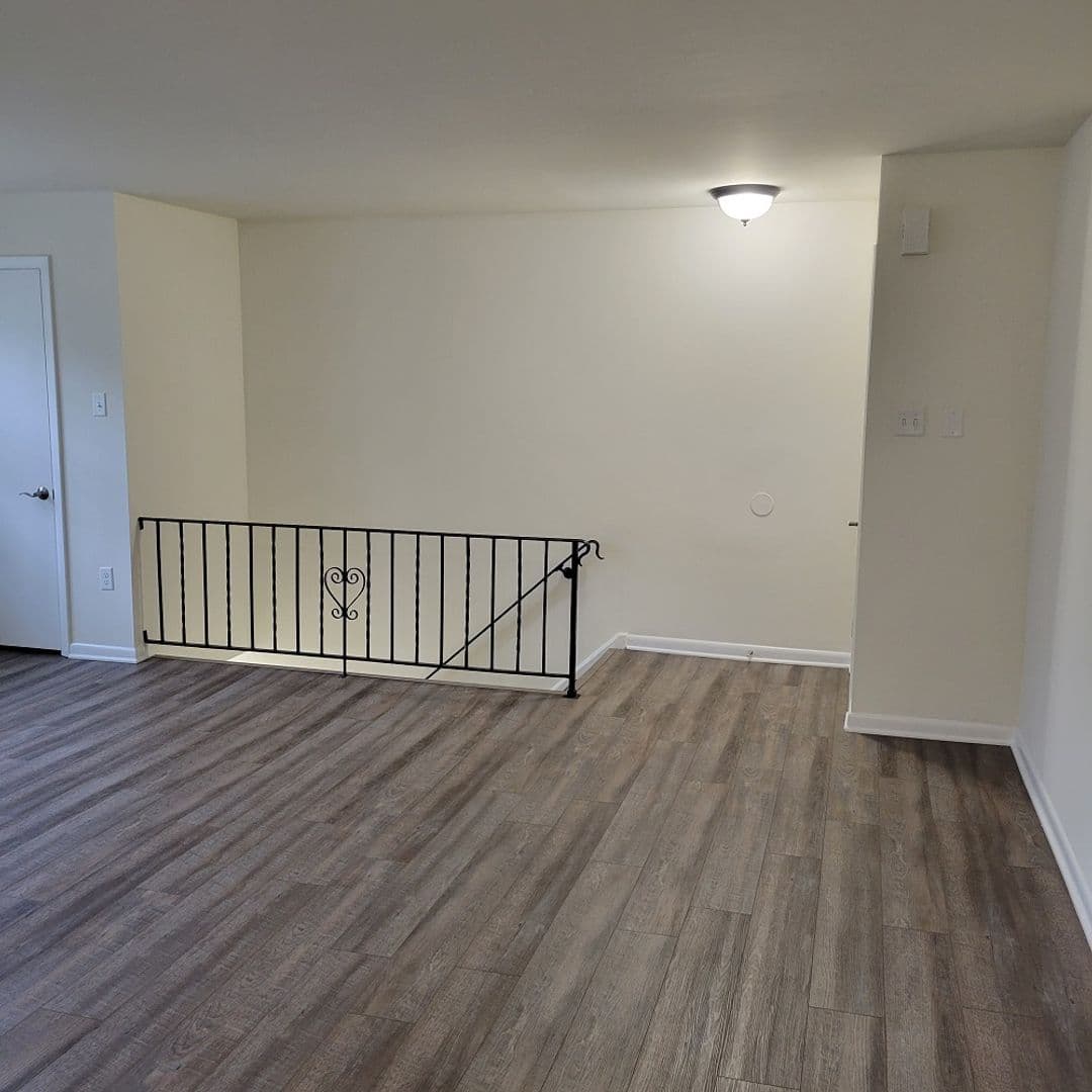 Lancaster Apartment: 30 Waverly Avenue