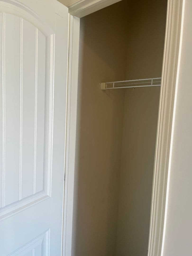 Lancaster Apartment: 231 Kilgannon Lane