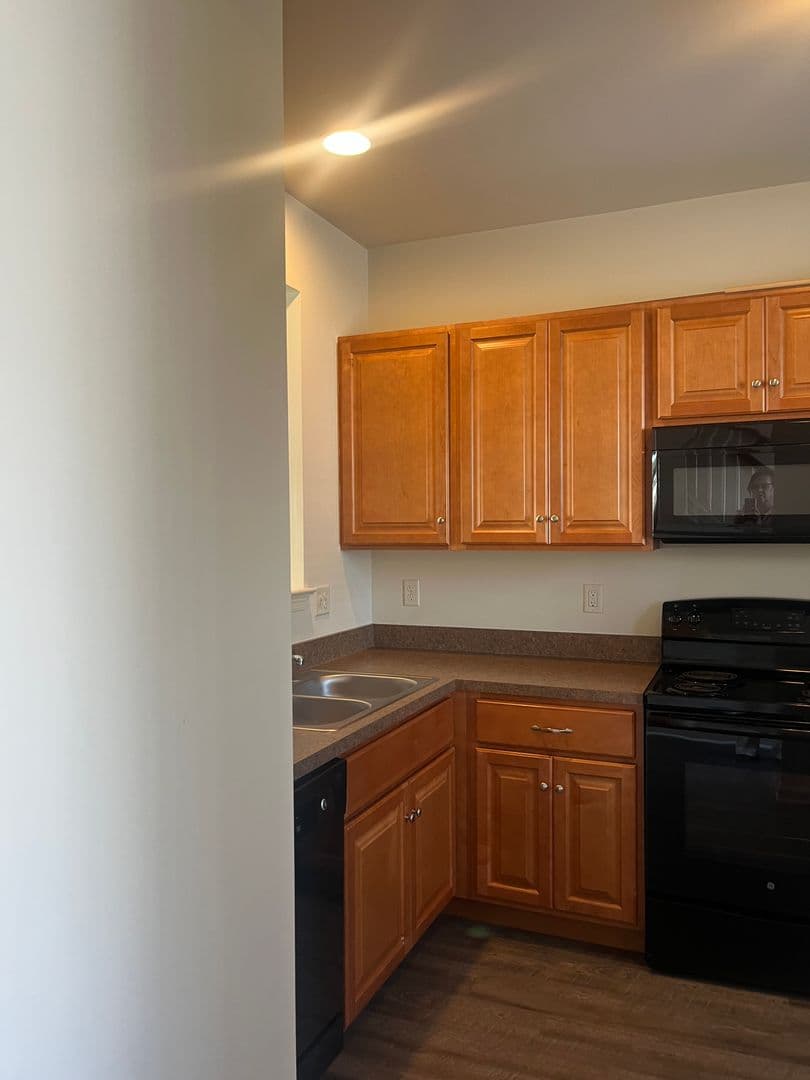 Lancaster Apartment: 231 Kilgannon Lane