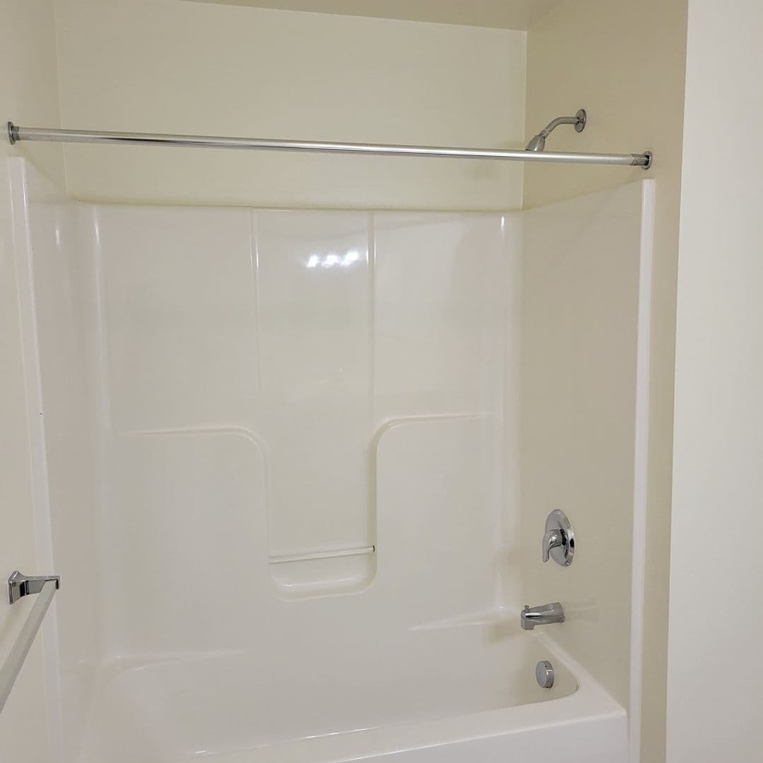 Lancaster Apartment: 876 Salisbury Court