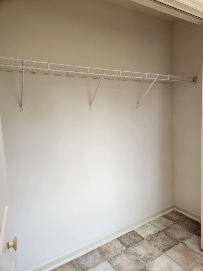 Lancaster Apartment: Pine Bridge Lane