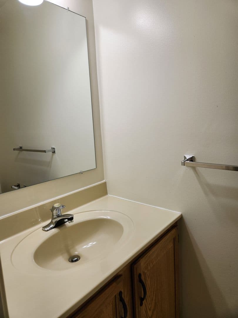 Lancaster Apartment: Pine Bridge Lane
