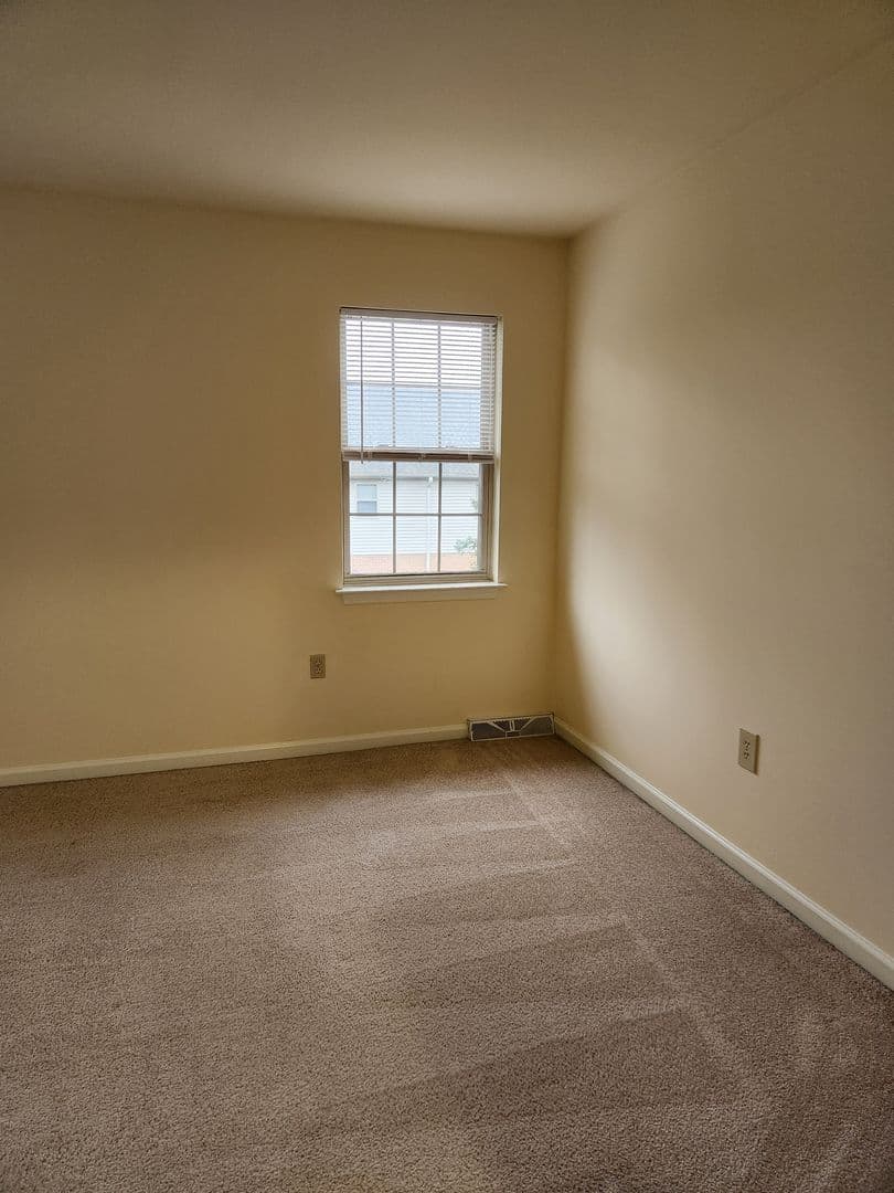 Lancaster Apartment: Pine Bridge Lane