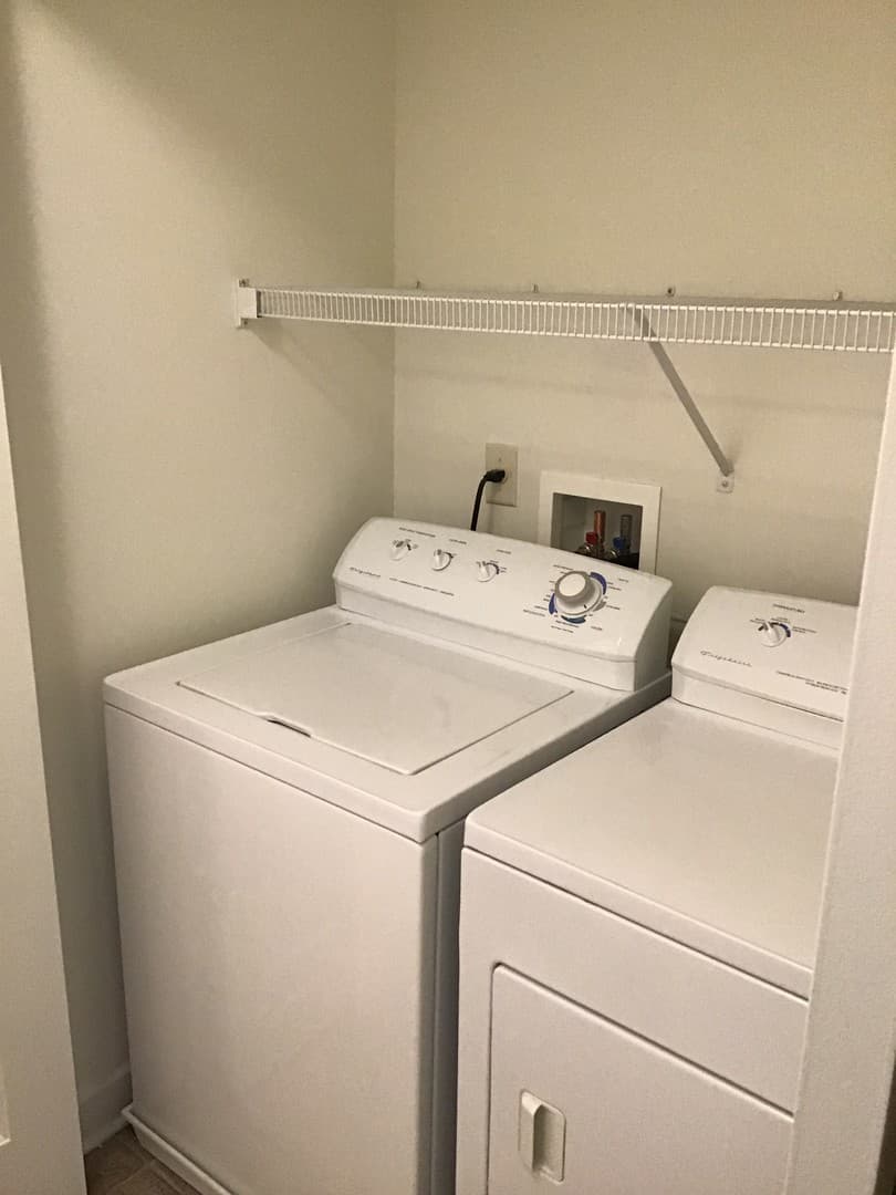 Lancaster Apartment: Stone Creek Road