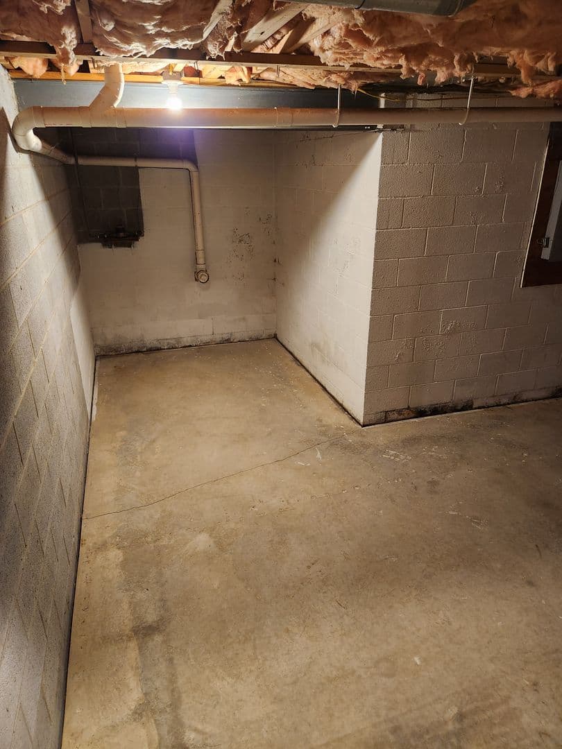 Lancaster Apartment: Pine Bridge Lane