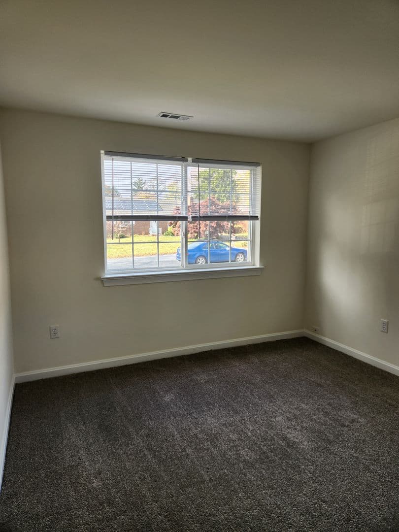 Lancaster Apartment: 30 Waverly Avenue