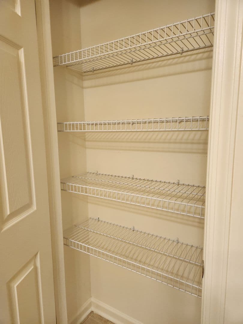 Lancaster Apartment: Pine Bridge Lane