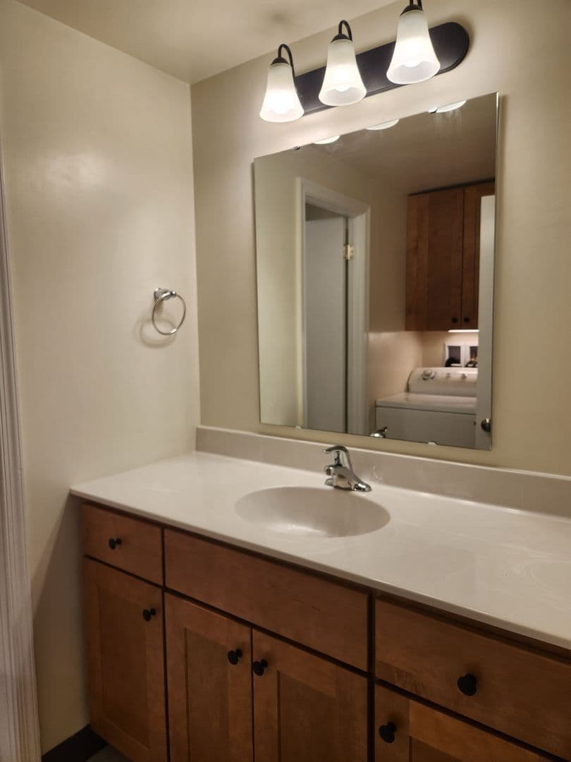 Lancaster Apartment: 1501 Butter Road