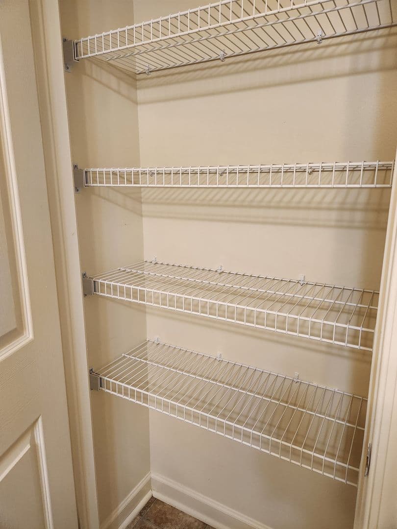 Lancaster Apartment: Pine Bridge Lane