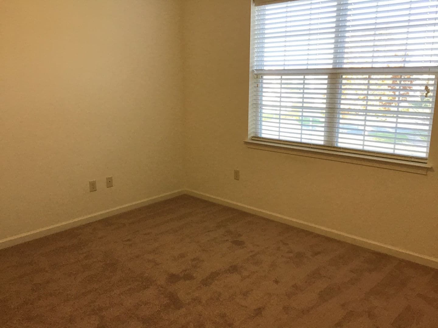 Lancaster Apartment: 231 Kilgannon Lane