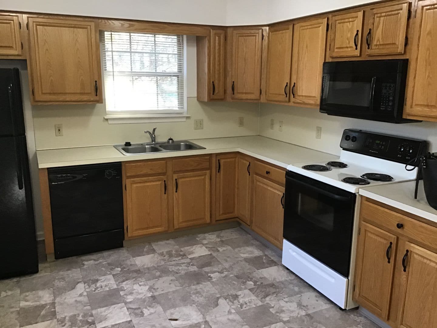 Lancaster Apartment: Pine Bridge Lane