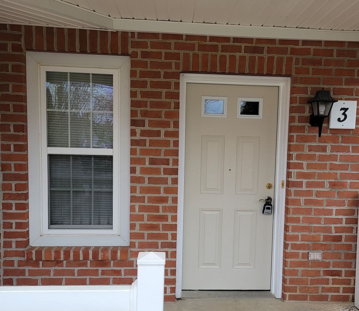 Lancaster Apartment: 876 Salisbury Court