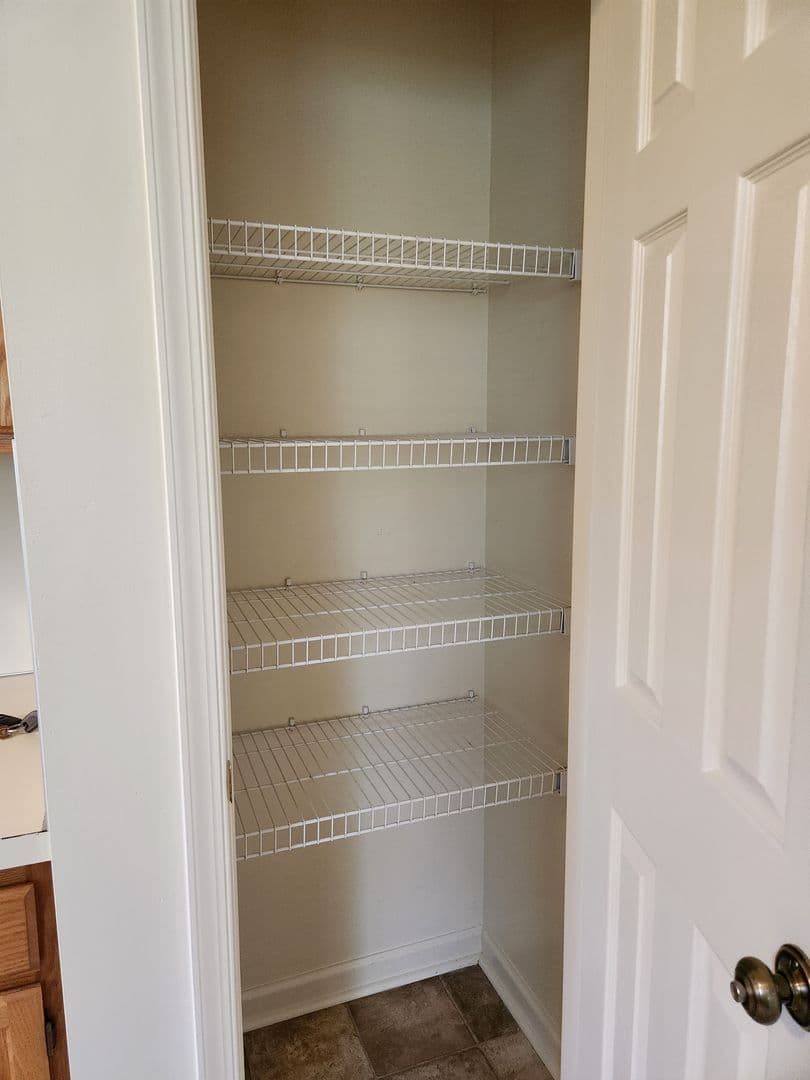 Lancaster Apartment: Pine Bridge Lane
